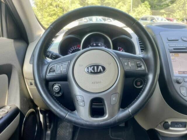 Коричневый Киа Soul, объемом двигателя 2 л и пробегом 80 тыс. км за 1900 $, фото 6 на Automoto.ua