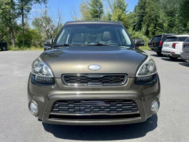 Коричневый Киа Soul, объемом двигателя 2 л и пробегом 80 тыс. км за 1900 $, фото 1 на Automoto.ua