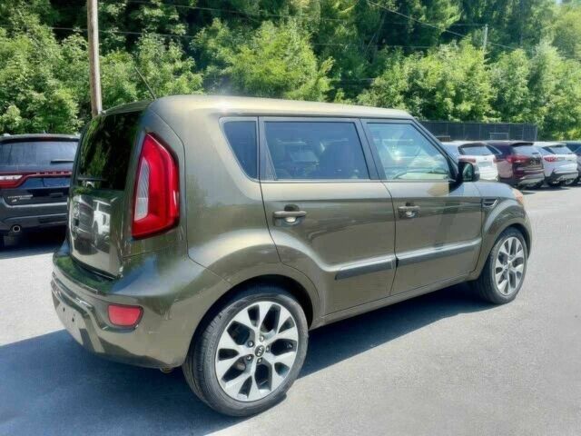 Коричневый Киа Soul, объемом двигателя 2 л и пробегом 81 тыс. км за 4300 $, фото 4 на Automoto.ua