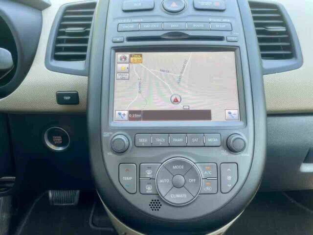 Коричневый Киа Soul, объемом двигателя 2 л и пробегом 81 тыс. км за 4300 $, фото 7 на Automoto.ua