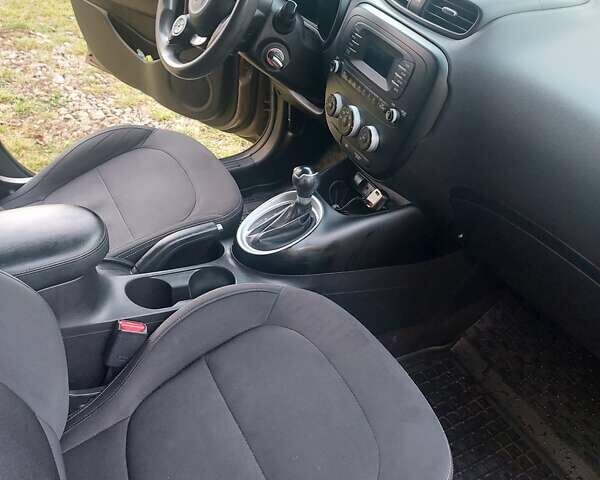 Коричневый Киа Soul, объемом двигателя 1.59 л и пробегом 76 тыс. км за 8200 $, фото 7 на Automoto.ua