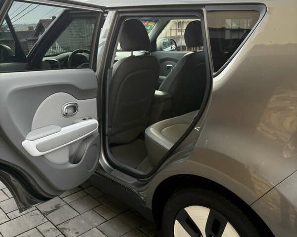 Коричневый Киа Soul, объемом двигателя 0 л и пробегом 83 тыс. км за 6900 $, фото 4 на Automoto.ua