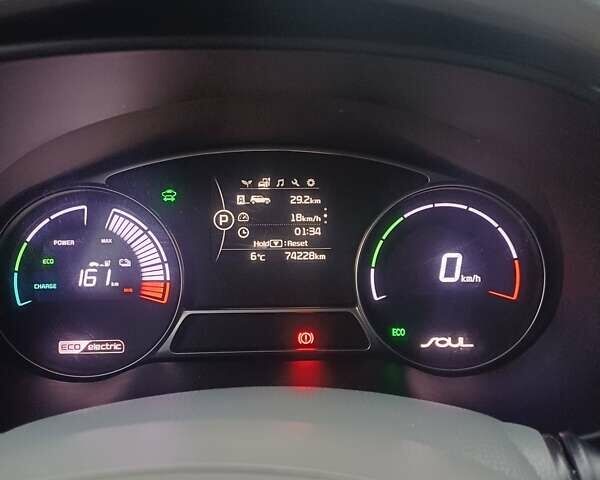 Коричневый Киа Soul, объемом двигателя 0 л и пробегом 75 тыс. км за 11550 $, фото 3 на Automoto.ua