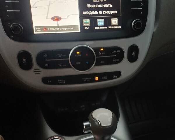 Коричневый Киа Soul, объемом двигателя 0 л и пробегом 75 тыс. км за 11550 $, фото 4 на Automoto.ua