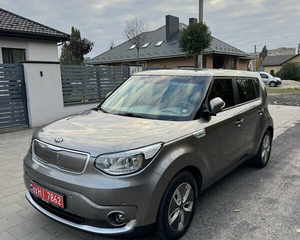 Коричневый Киа Soul, объемом двигателя 0 л и пробегом 111 тыс. км за 10300 $, фото 2 на Automoto.ua