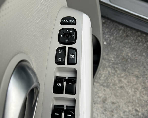 Коричневый Киа Soul, объемом двигателя 0 л и пробегом 111 тыс. км за 10300 $, фото 9 на Automoto.ua