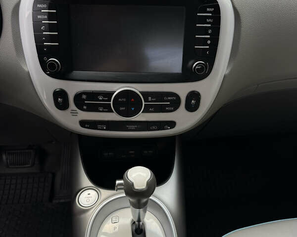 Коричневый Киа Soul, объемом двигателя 0 л и пробегом 111 тыс. км за 10300 $, фото 28 на Automoto.ua