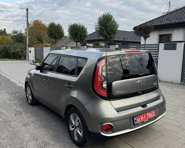 Коричневый Киа Soul, объемом двигателя 0 л и пробегом 111 тыс. км за 10300 $, фото 4 на Automoto.ua