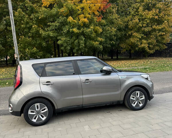 Коричневый Киа Soul, объемом двигателя 0 л и пробегом 111 тыс. км за 10300 $, фото 1 на Automoto.ua