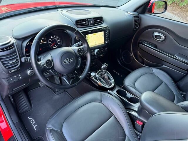 Киа Soul 2016 в Тернополе на Automoto.ua Красный Киа Soul, объемом двигателя 2 л и пробегом 71 тыс. км за 5180 $, фото 9 на Automoto.ua