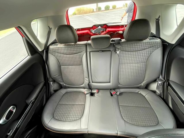 Красный Киа Soul, объемом двигателя 1.6 л и пробегом 43 тыс. км за 4800 $, фото 10 на Automoto.ua