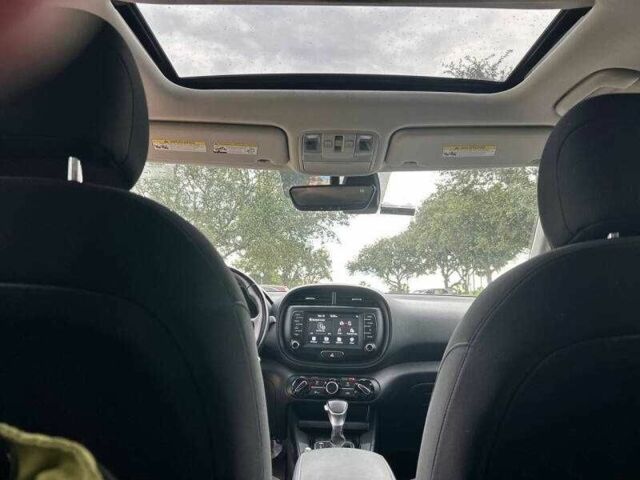 Красный Киа Soul, объемом двигателя 2 л и пробегом 29 тыс. км за 3000 $, фото 11 на Automoto.ua
