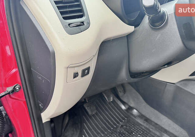 Красный Киа Soul, объемом двигателя 1.59 л и пробегом 212 тыс. км за 5950 $, фото 38 на Automoto.ua