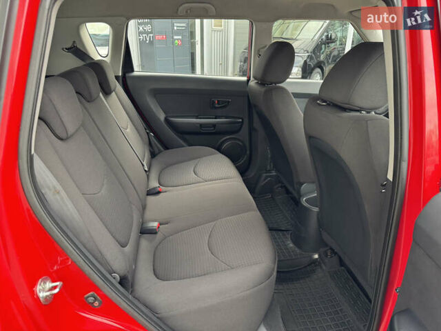 Красный Киа Soul, объемом двигателя 0 л и пробегом 104 тыс. км за 7499 $, фото 48 на Automoto.ua