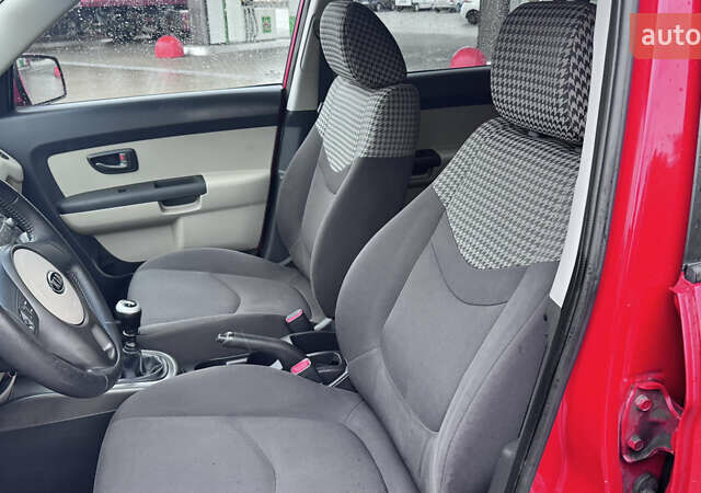 Красный Киа Soul, объемом двигателя 1.59 л и пробегом 212 тыс. км за 5950 $, фото 36 на Automoto.ua