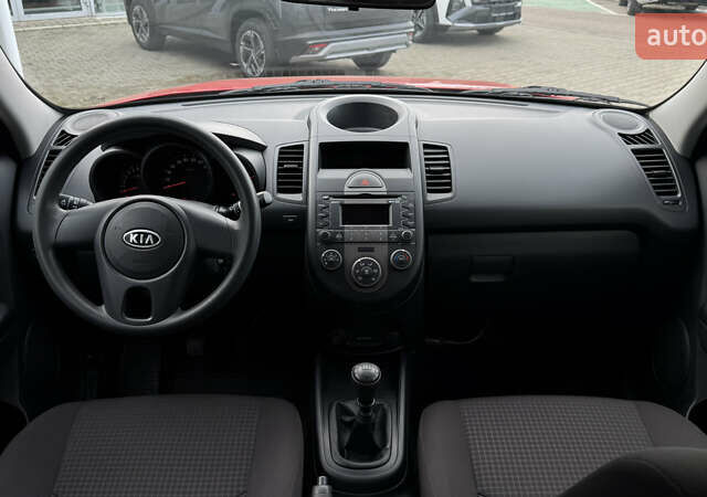 Красный Киа Soul, объемом двигателя 0 л и пробегом 104 тыс. км за 7499 $, фото 49 на Automoto.ua