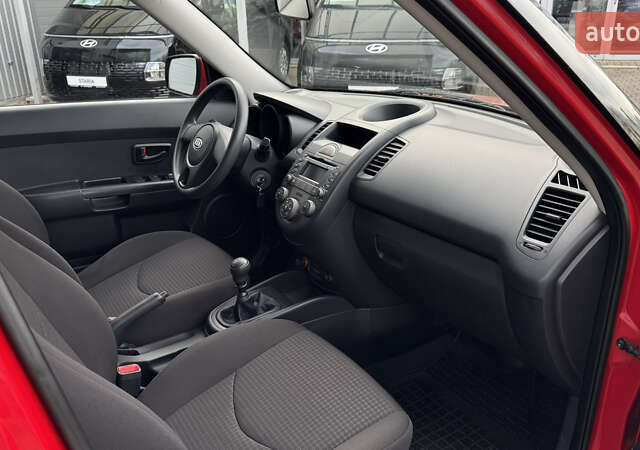 Красный Киа Soul, объемом двигателя 0 л и пробегом 104 тыс. км за 7499 $, фото 36 на Automoto.ua