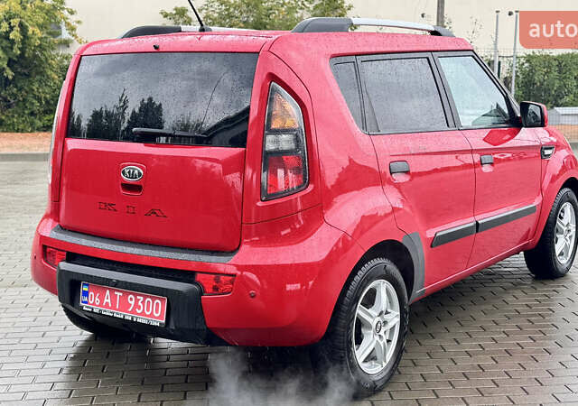 Красный Киа Soul, объемом двигателя 1.59 л и пробегом 212 тыс. км за 5950 $, фото 10 на Automoto.ua