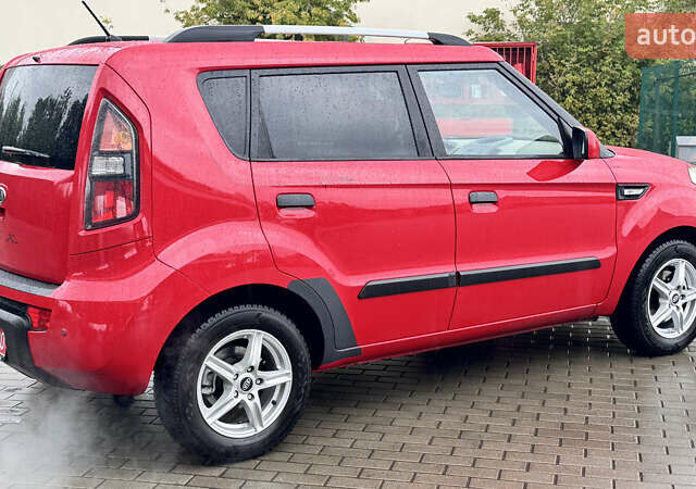 Красный Киа Soul, объемом двигателя 1.59 л и пробегом 212 тыс. км за 5950 $, фото 13 на Automoto.ua