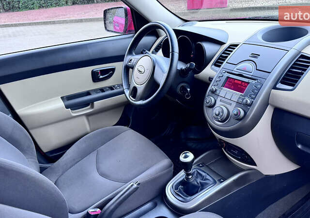 Красный Киа Soul, объемом двигателя 1.6 л и пробегом 212 тыс. км за 6600 $, фото 28 на Automoto.ua