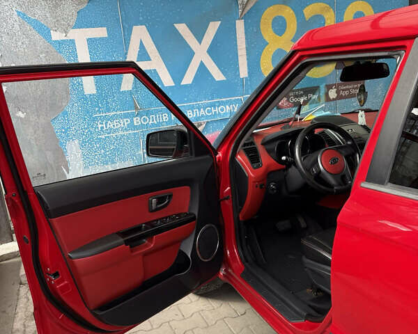 Червоний Кіа Soul, об'ємом двигуна 1.59 л та пробігом 156 тис. км за 8100 $, фото 17 на Automoto.ua