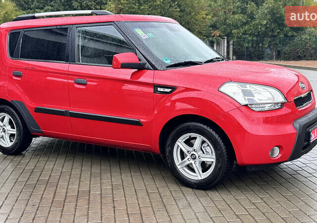 Красный Киа Soul, объемом двигателя 1.6 л и пробегом 212 тыс. км за 6600 $, фото 1 на Automoto.ua