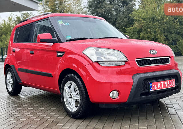 Красный Киа Soul, объемом двигателя 1.6 л и пробегом 212 тыс. км за 6600 $, фото 3 на Automoto.ua