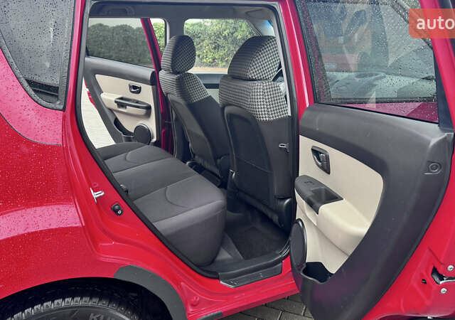 Красный Киа Soul, объемом двигателя 1.6 л и пробегом 212 тыс. км за 6600 $, фото 19 на Automoto.ua