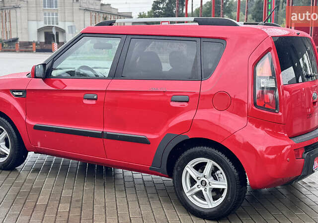 Красный Киа Soul, объемом двигателя 1.6 л и пробегом 212 тыс. км за 6600 $, фото 17 на Automoto.ua