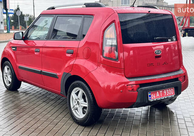 Красный Киа Soul, объемом двигателя 1.6 л и пробегом 212 тыс. км за 6600 $, фото 15 на Automoto.ua