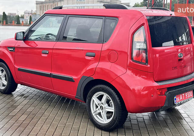 Красный Киа Soul, объемом двигателя 1.6 л и пробегом 212 тыс. км за 6600 $, фото 16 на Automoto.ua