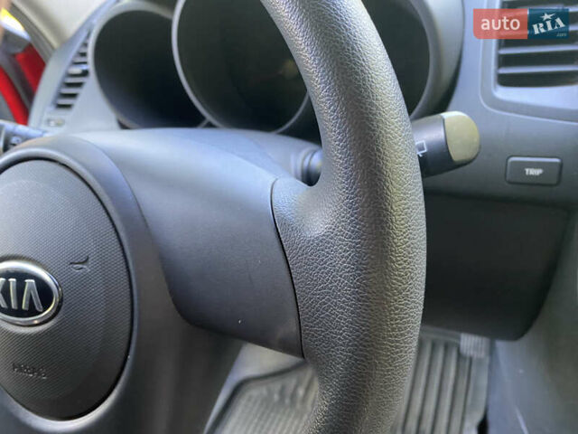 Красный Киа Soul, объемом двигателя 1.6 л и пробегом 27 тыс. км за 9100 $, фото 35 на Automoto.ua