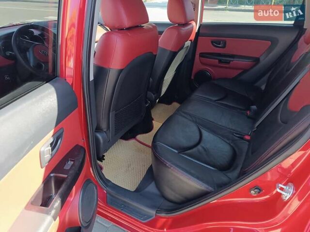 Красный Киа Soul, объемом двигателя 1.59 л и пробегом 160 тыс. км за 7500 $, фото 11 на Automoto.ua