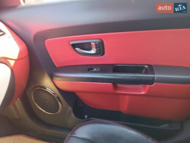 Красный Киа Soul, объемом двигателя 1.59 л и пробегом 160 тыс. км за 7500 $, фото 5 на Automoto.ua