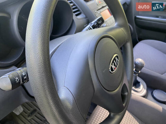 Красный Киа Soul, объемом двигателя 1.6 л и пробегом 27 тыс. км за 9100 $, фото 32 на Automoto.ua