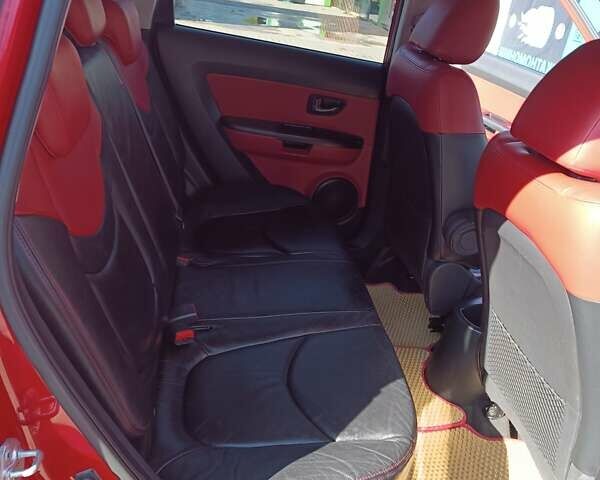 Красный Киа Soul, объемом двигателя 1.59 л и пробегом 160 тыс. км за 7500 $, фото 13 на Automoto.ua