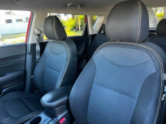 Красный Киа Soul, объемом двигателя 2 л и пробегом 78 тыс. км за 4500 $, фото 5 на Automoto.ua