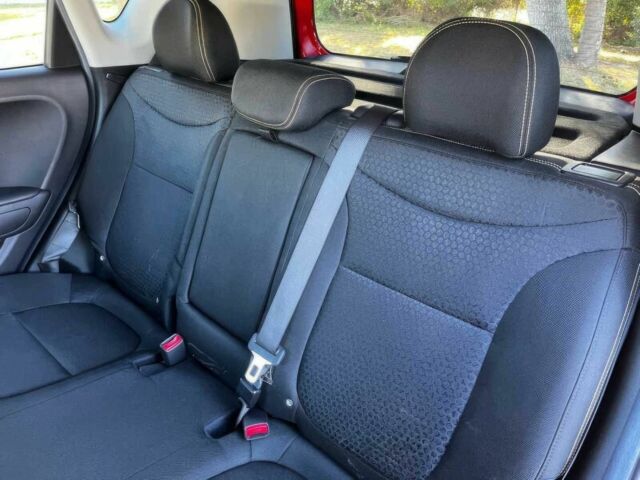 Красный Киа Soul, объемом двигателя 2 л и пробегом 78 тыс. км за 4500 $, фото 8 на Automoto.ua