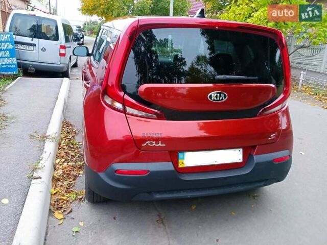 Красный Киа Soul, объемом двигателя 2 л и пробегом 160 тыс. км за 13100 $, фото 4 на Automoto.ua