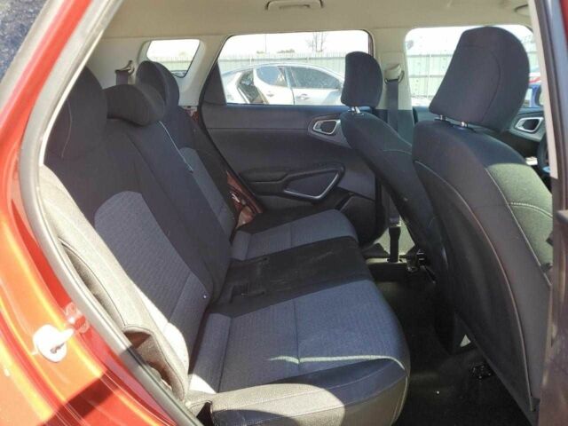 Красный Киа Soul, объемом двигателя 2 л и пробегом 82 тыс. км за 13000 $, фото 6 на Automoto.ua