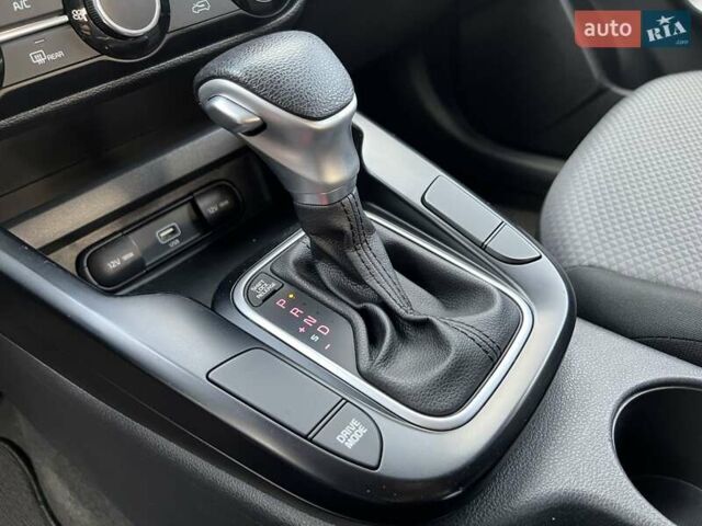 Червоний Кіа Soul, об'ємом двигуна 2 л та пробігом 110 тис. км за 15000 $, фото 18 на Automoto.ua