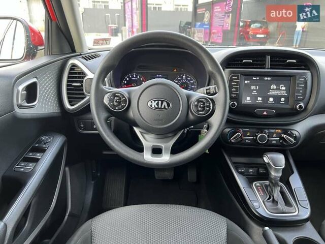 Червоний Кіа Soul, об'ємом двигуна 2 л та пробігом 110 тис. км за 15000 $, фото 12 на Automoto.ua