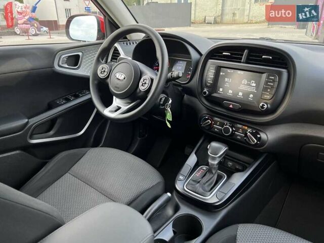 Червоний Кіа Soul, об'ємом двигуна 2 л та пробігом 110 тис. км за 15000 $, фото 15 на Automoto.ua