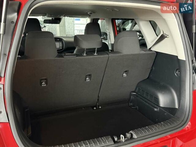 Красный Киа Soul, объемом двигателя 2 л и пробегом 115 тыс. км за 15000 $, фото 24 на Automoto.ua