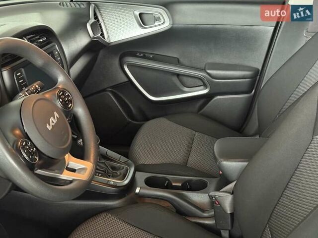 Красный Киа Soul, объемом двигателя 2 л и пробегом 115 тыс. км за 15000 $, фото 12 на Automoto.ua