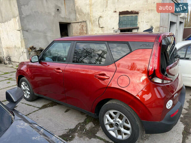 Красный Киа Soul, объемом двигателя 2 л и пробегом 77 тыс. км за 15500 $, фото 1 на Automoto.ua