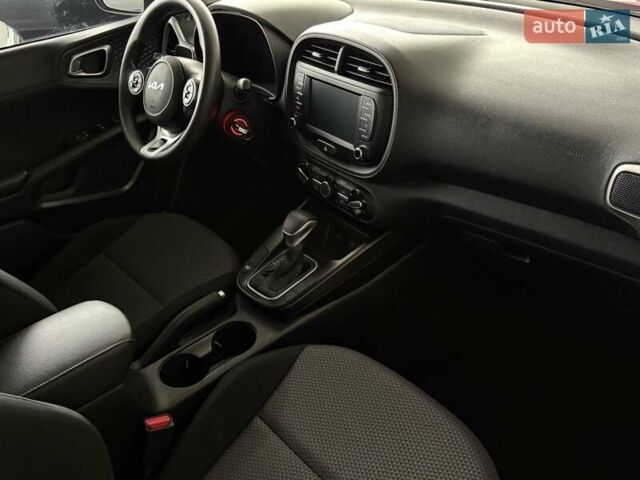 Красный Киа Soul, объемом двигателя 2 л и пробегом 115 тыс. км за 15000 $, фото 18 на Automoto.ua