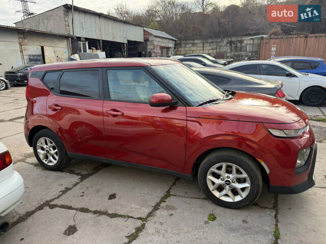 Красный Киа Soul, объемом двигателя 2 л и пробегом 77 тыс. км за 15500 $, фото 4 на Automoto.ua