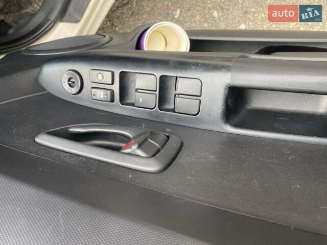 Киа Soul, объемом двигателя 1.59 л и пробегом 236 тыс. км за 5500 $, фото 10 на Automoto.ua