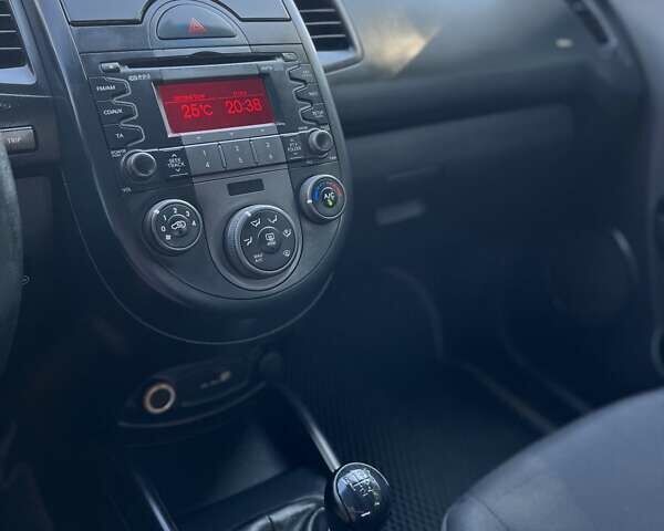 Киа Soul, объемом двигателя 1.6 л и пробегом 185 тыс. км за 5500 $, фото 14 на Automoto.ua